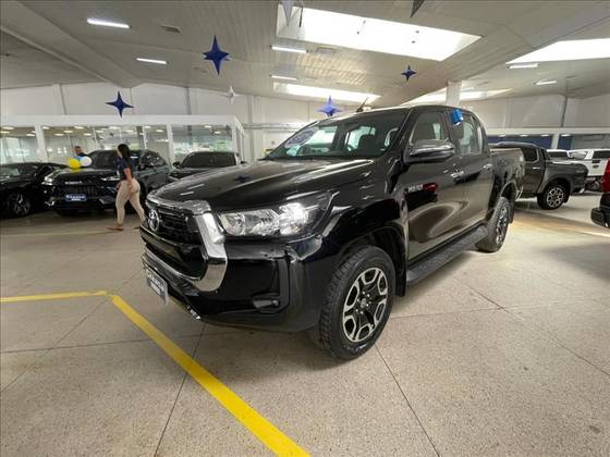 TOYOTA HILUX 2.8 D-4D TURBO DIESEL CD SRV 4X4 AUTOMÁTICO